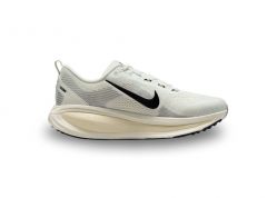 NIKE MENS VOMERO 18